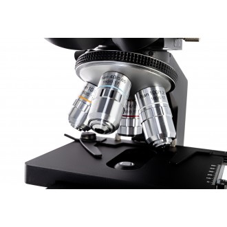 Digitální trinokulární mikroskop Levenhuk D870T 8M